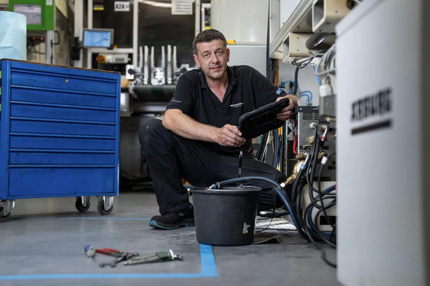 Zaměstnanec, zaměstnankyně údržby ve Freudenberg Sealing technologies Opatovice nad Labem